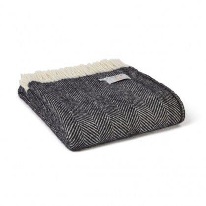 Tweedmill -  Uldplaid - Fishbone Black - 150 X 183cm